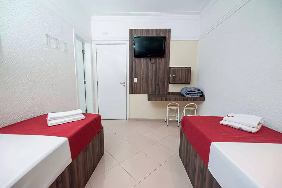 Hotel com suíte twin: conforto e economia garantidos